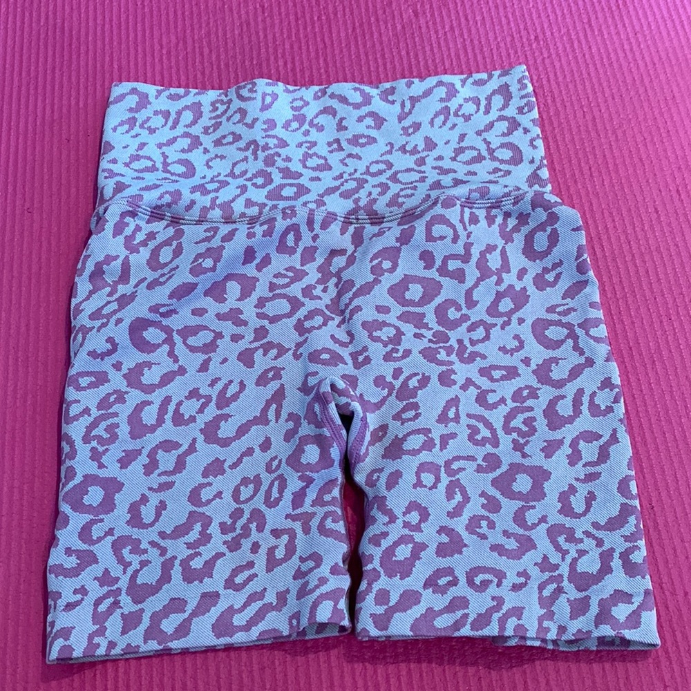 Gym shorts booty lift